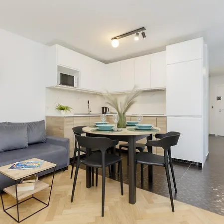 Aleja Solidarnosci Modern & Cozy Downtown By Renters