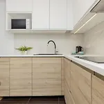 Διαμέρισμα Aleja Solidarnosci Modern & Cozy Downtown By Renters *