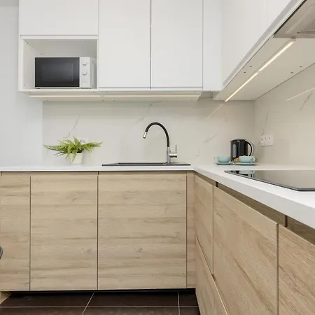 아파트 Aleja Solidarnosci Modern & Cozy Downtown By Renters *