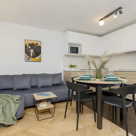 Aleja Solidarnosci Modern & Cozy Downtown By Renters Apartament *