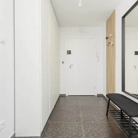 Aleja Solidarnosci Modern & Cozy Downtown By Renters * Varsó